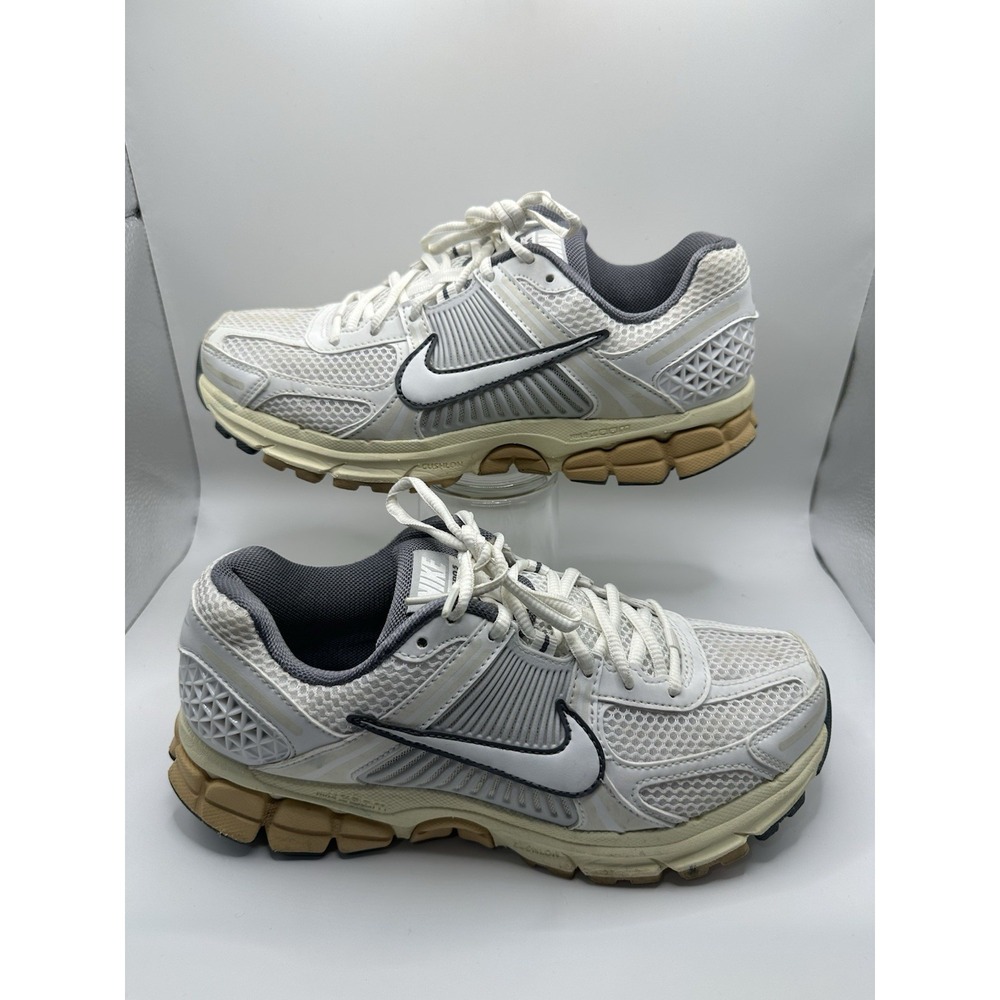 Size 8.5 - Nike Air Zoom Vomero 5 Summit White Pure Platinum W- No Insoles